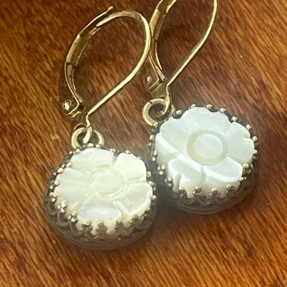 Carved Mother of Pearl Flower Earrings, Petite, Dangle, Drop, Vintage Style - Picture 2 of 7